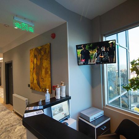 Sky View Hotel Корча Екстериор снимка