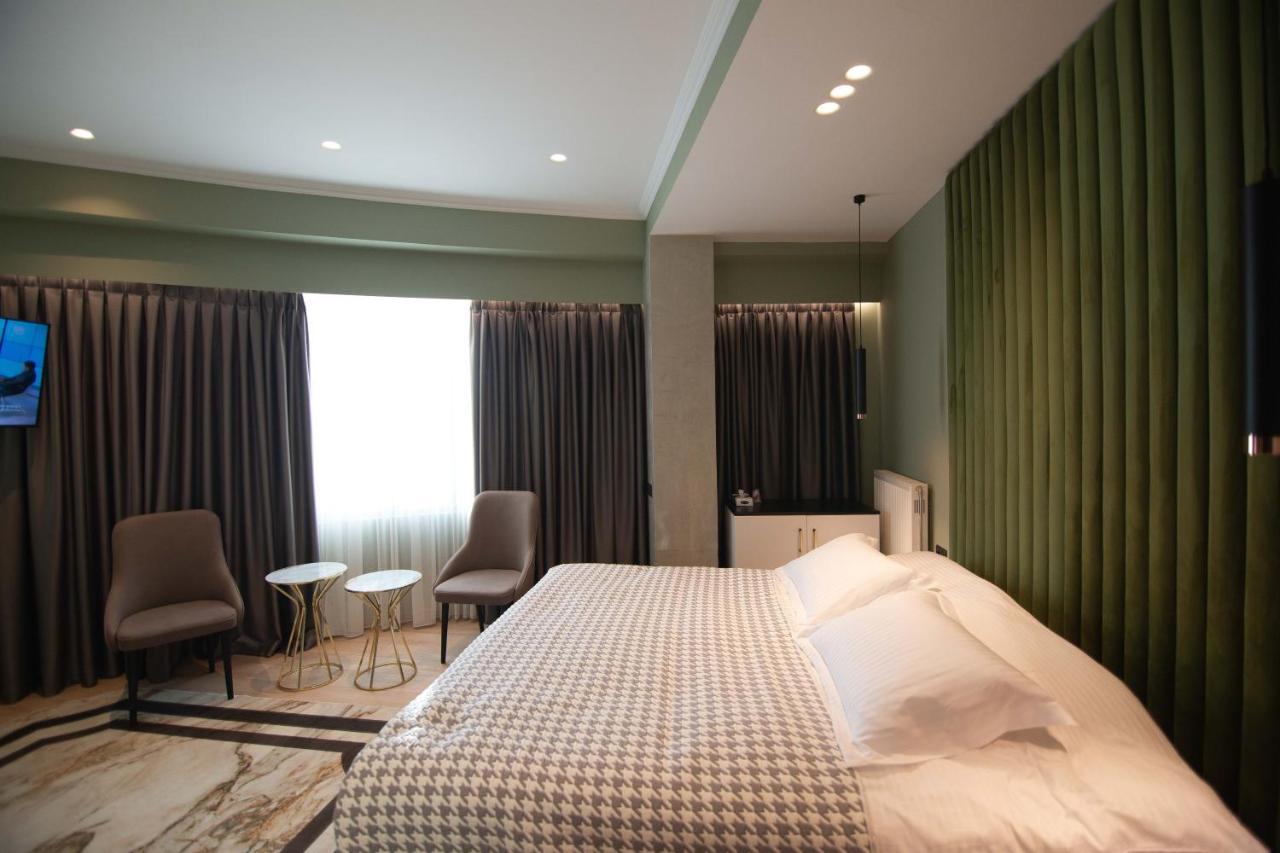 Sky View Hotel Корча Екстериор снимка