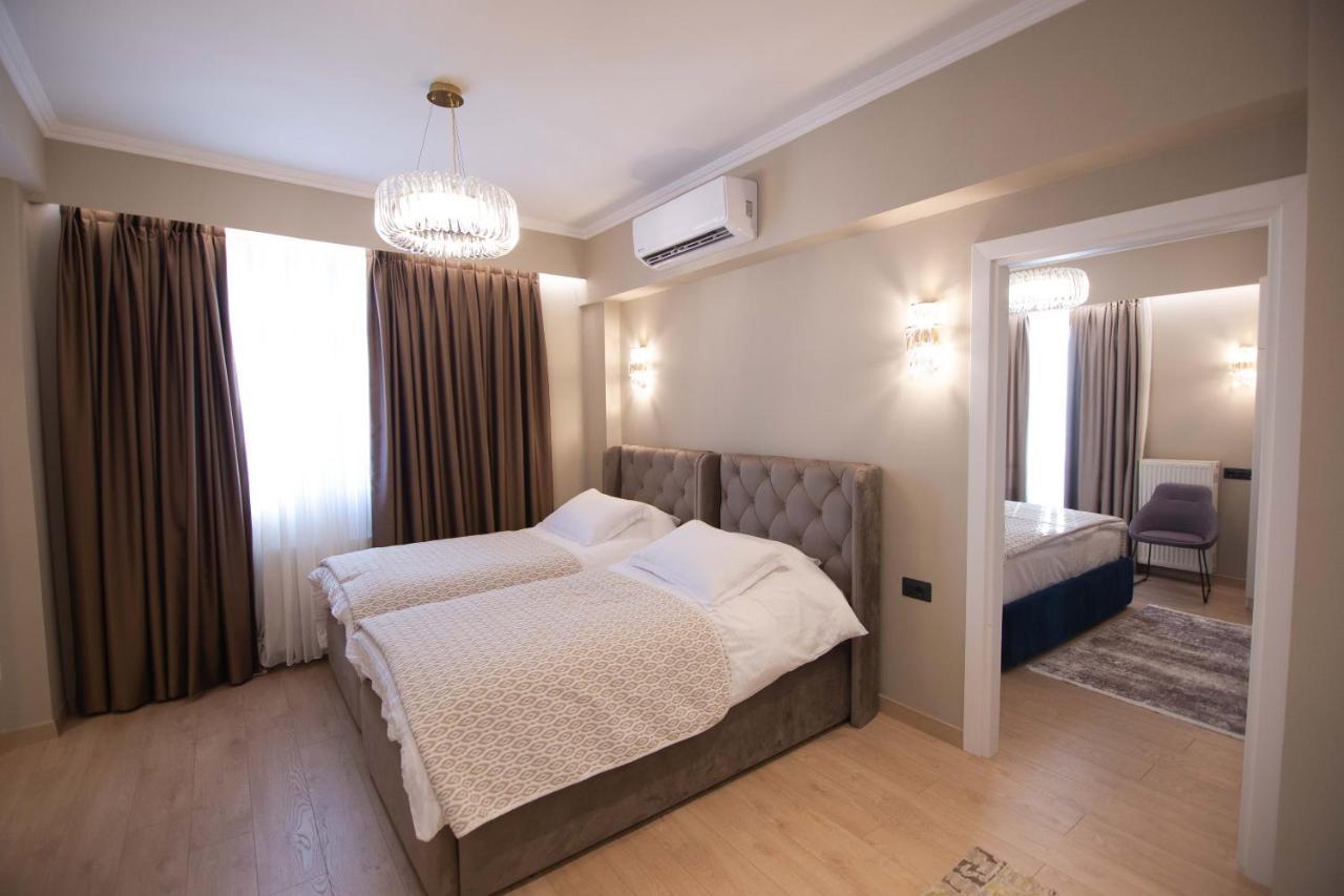 Sky View Hotel Корча Екстериор снимка