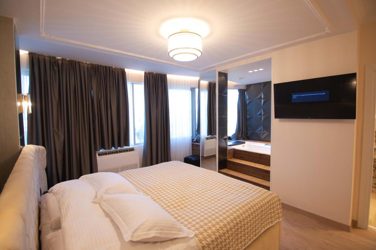Sky View Hotel Корча Екстериор снимка