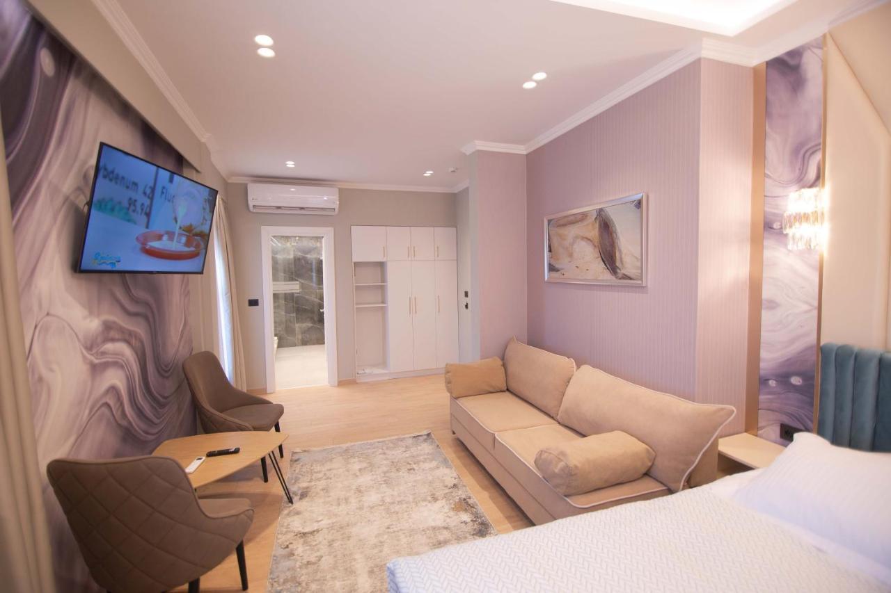 Sky View Hotel Корча Екстериор снимка