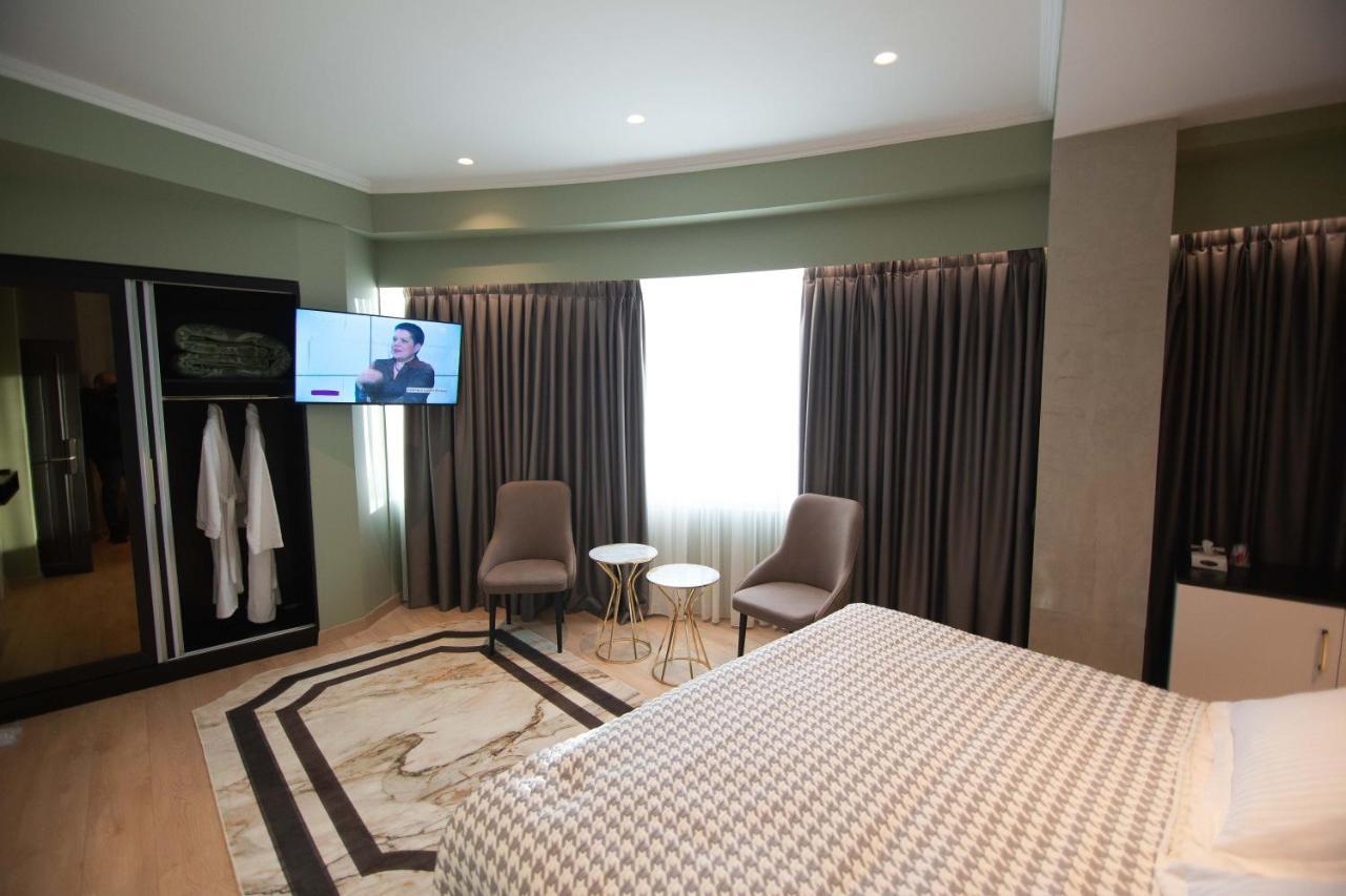 Sky View Hotel Корча Екстериор снимка