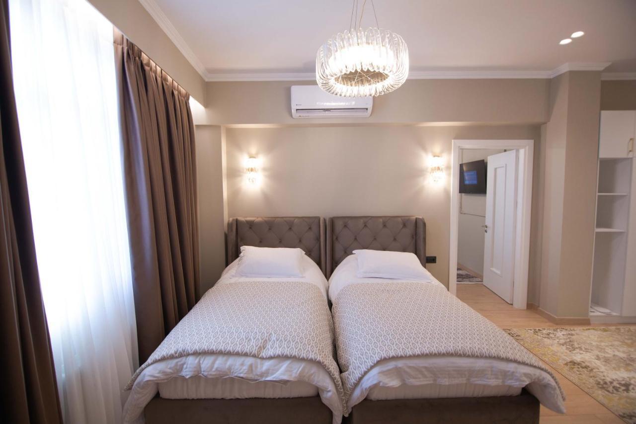 Sky View Hotel Корча Екстериор снимка
