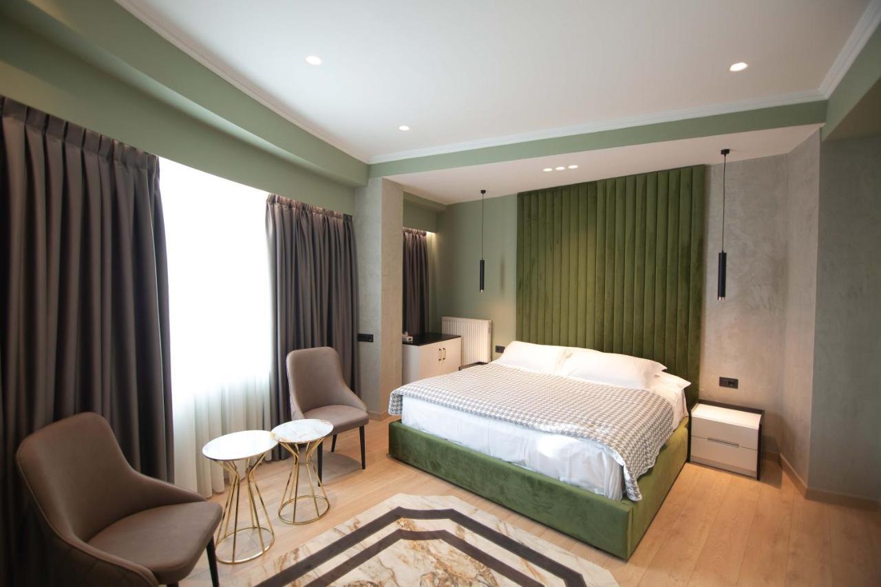 Sky View Hotel Корча Екстериор снимка
