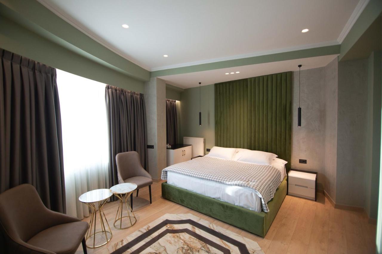 Sky View Hotel Корча Екстериор снимка