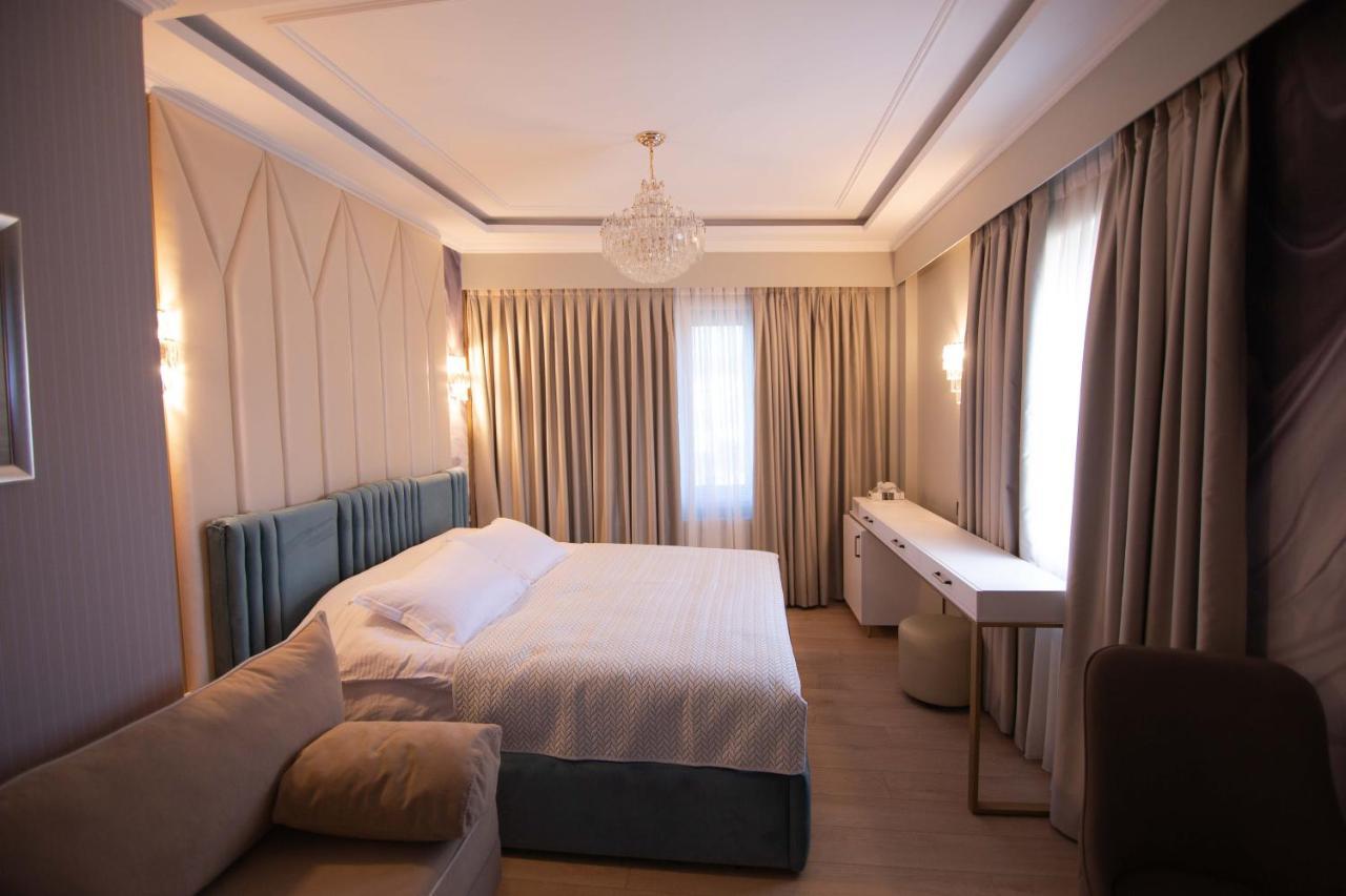 Sky View Hotel Корча Екстериор снимка