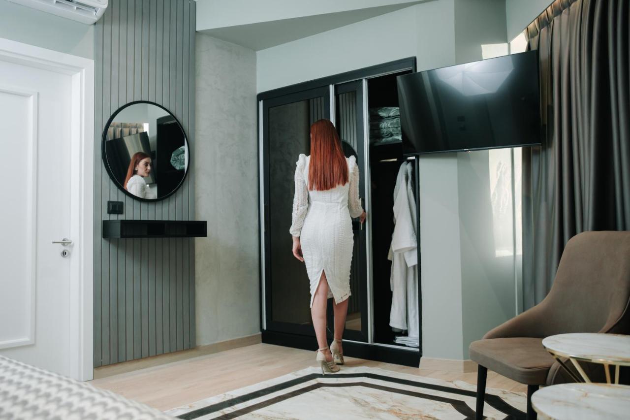 Sky View Hotel Корча Екстериор снимка
