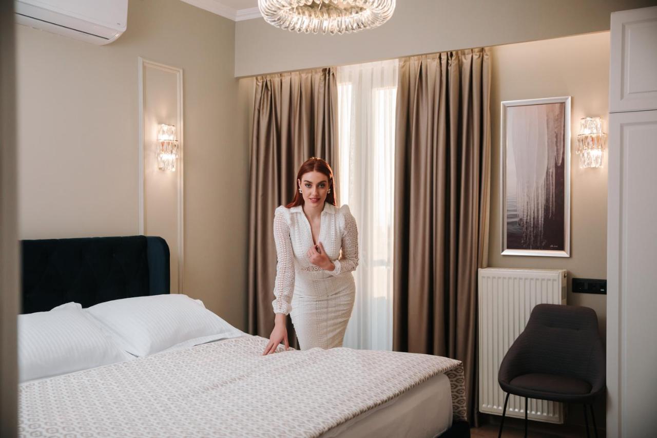 Sky View Hotel Корча Екстериор снимка