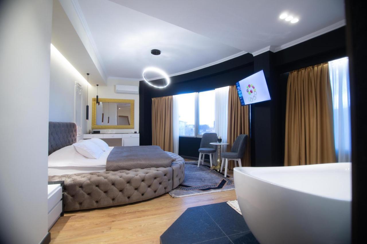 Sky View Hotel Корча Екстериор снимка